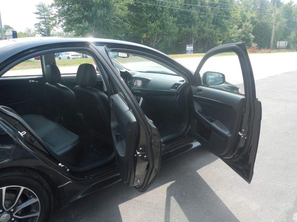 2016 Mitsubishi Lancer Image 13