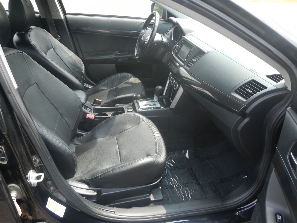 2016 Mitsubishi Lancer Image 17