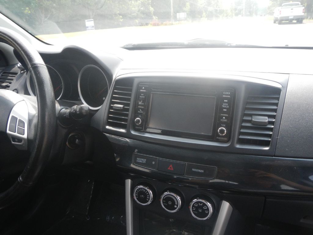 2016 Mitsubishi Lancer Image 21