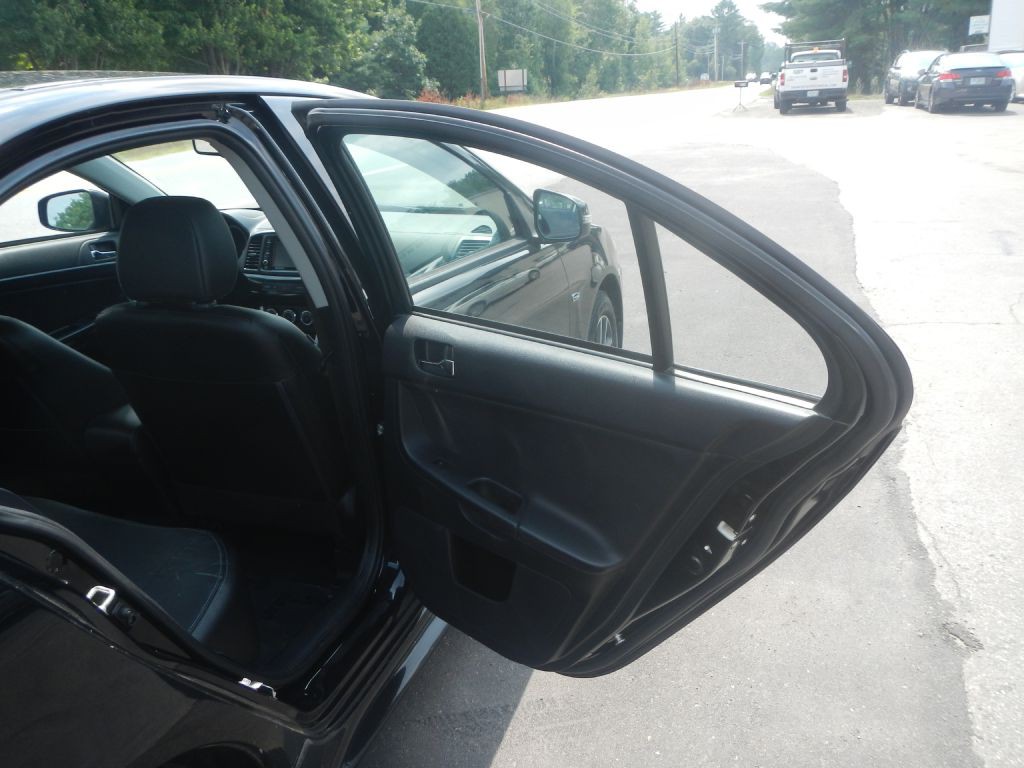 2016 Mitsubishi Lancer Image 25
