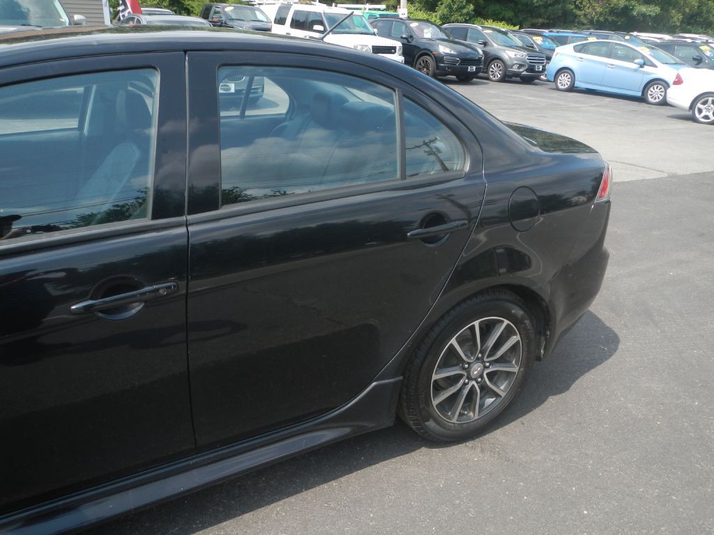 2016 Mitsubishi Lancer Image 38