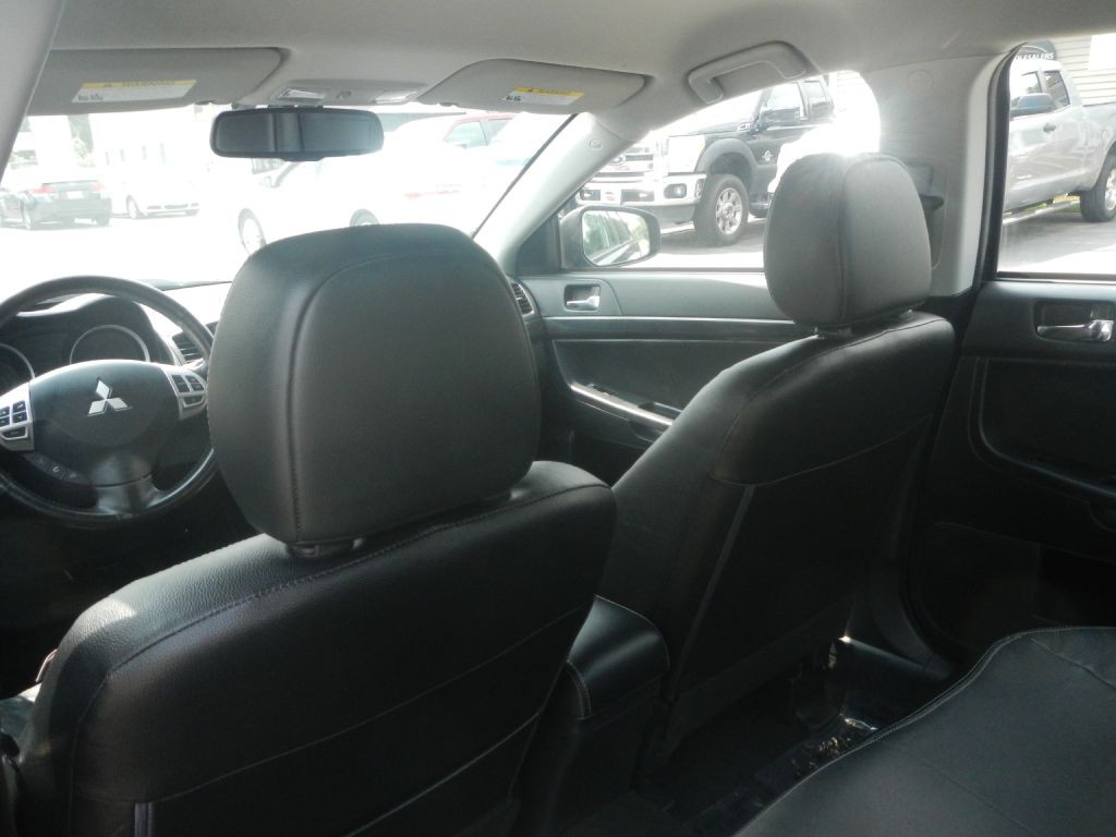 2016 Mitsubishi Lancer Image 45