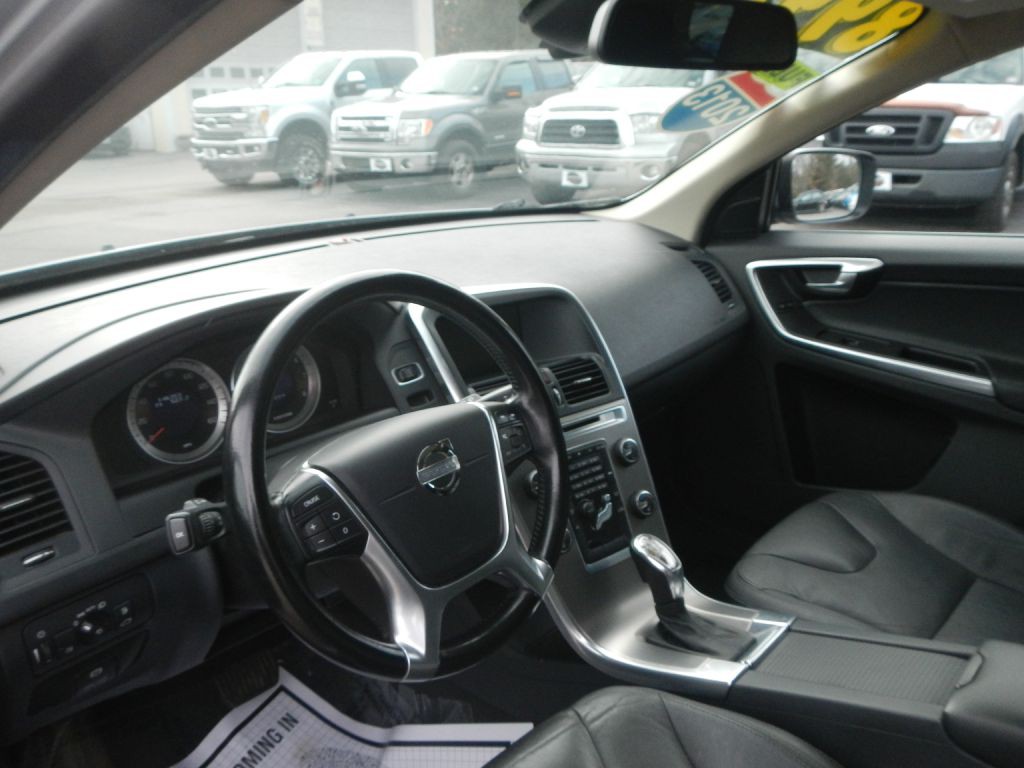 2013 Volvo XC60 Image 3
