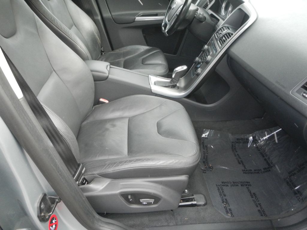 2013 Volvo XC60 Image 16