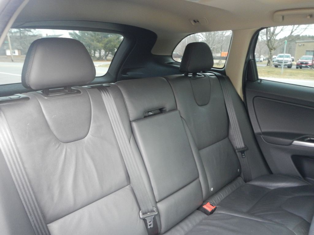 2013 Volvo XC60 Image 28