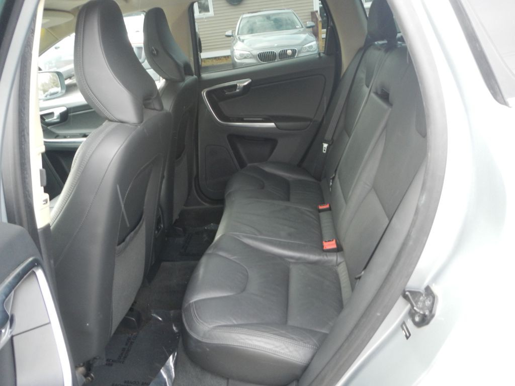 2013 Volvo XC60 Image 40