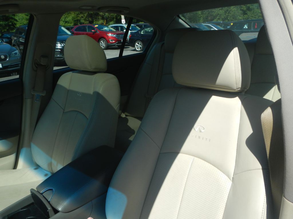 2012 INFINITI G37 Image 4