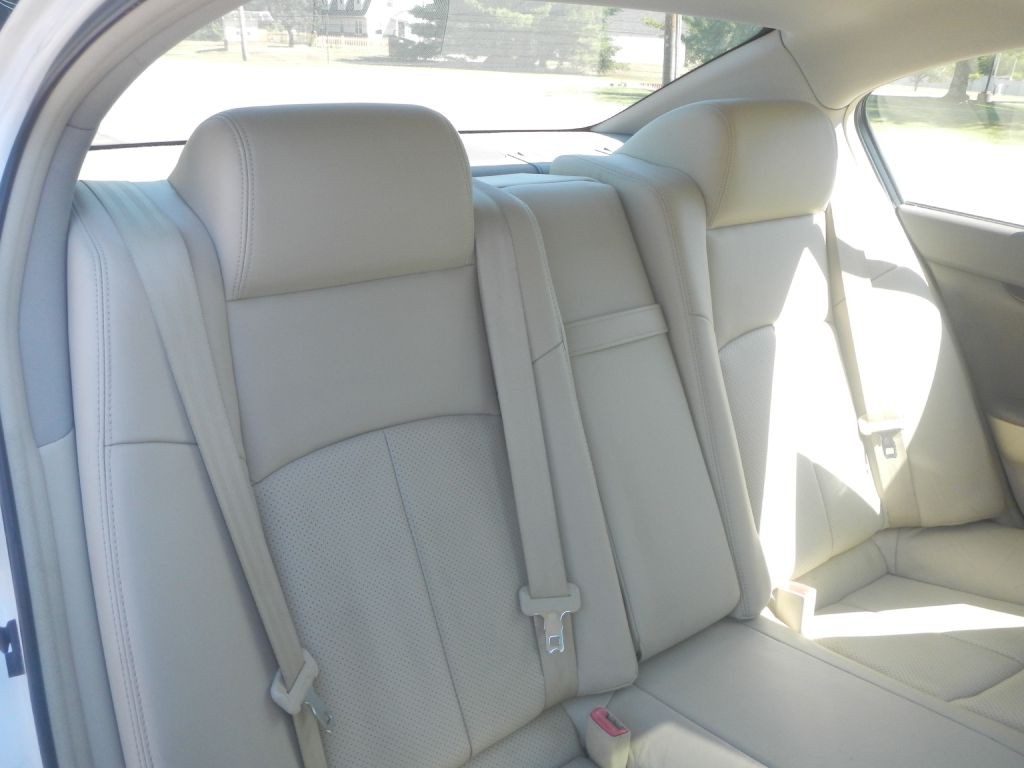 2012 INFINITI G37 Image 8