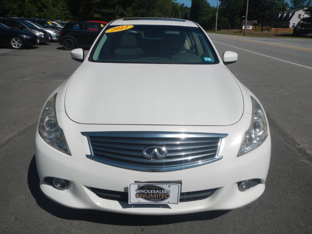 2012 INFINITI G37 Image 11