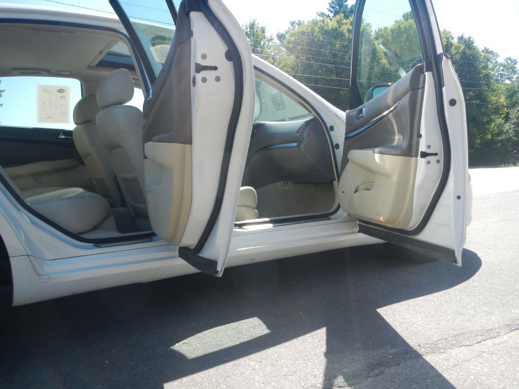 2012 INFINITI G37 Image 16