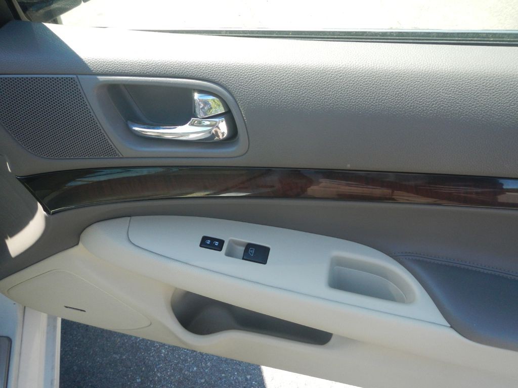 2012 INFINITI G37 Image 18