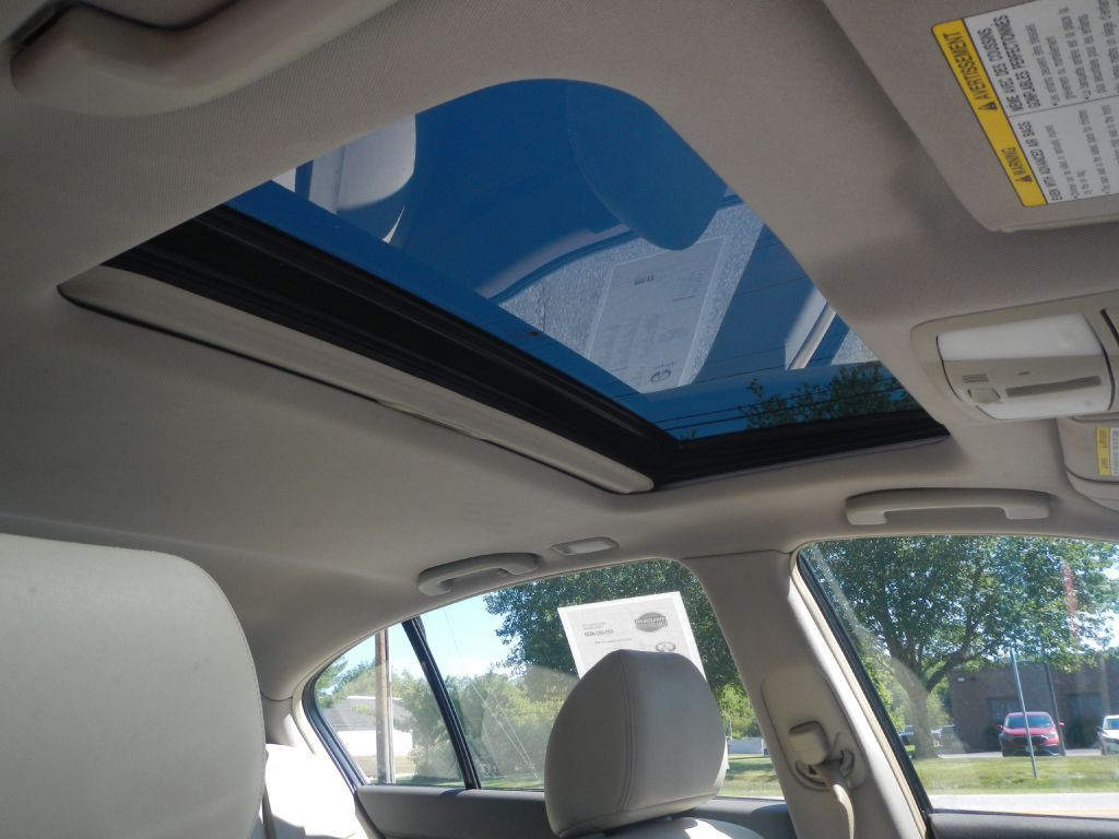 2012 INFINITI G37 Image 21