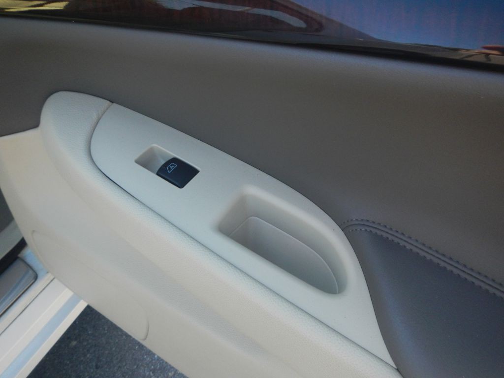 2012 INFINITI G37 Image 27