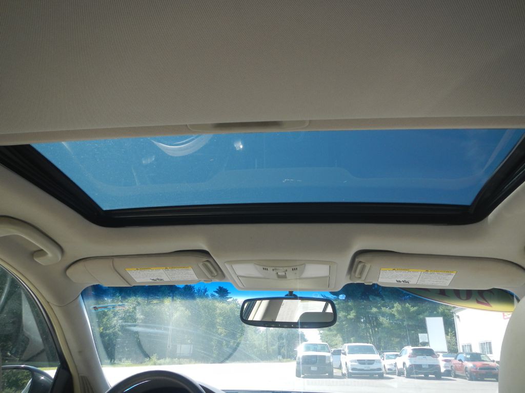 2012 INFINITI G37 Image 32