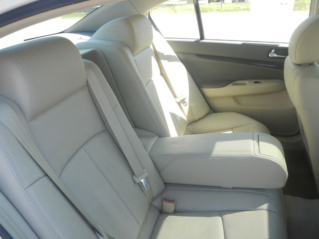 2012 INFINITI G37 Image 33