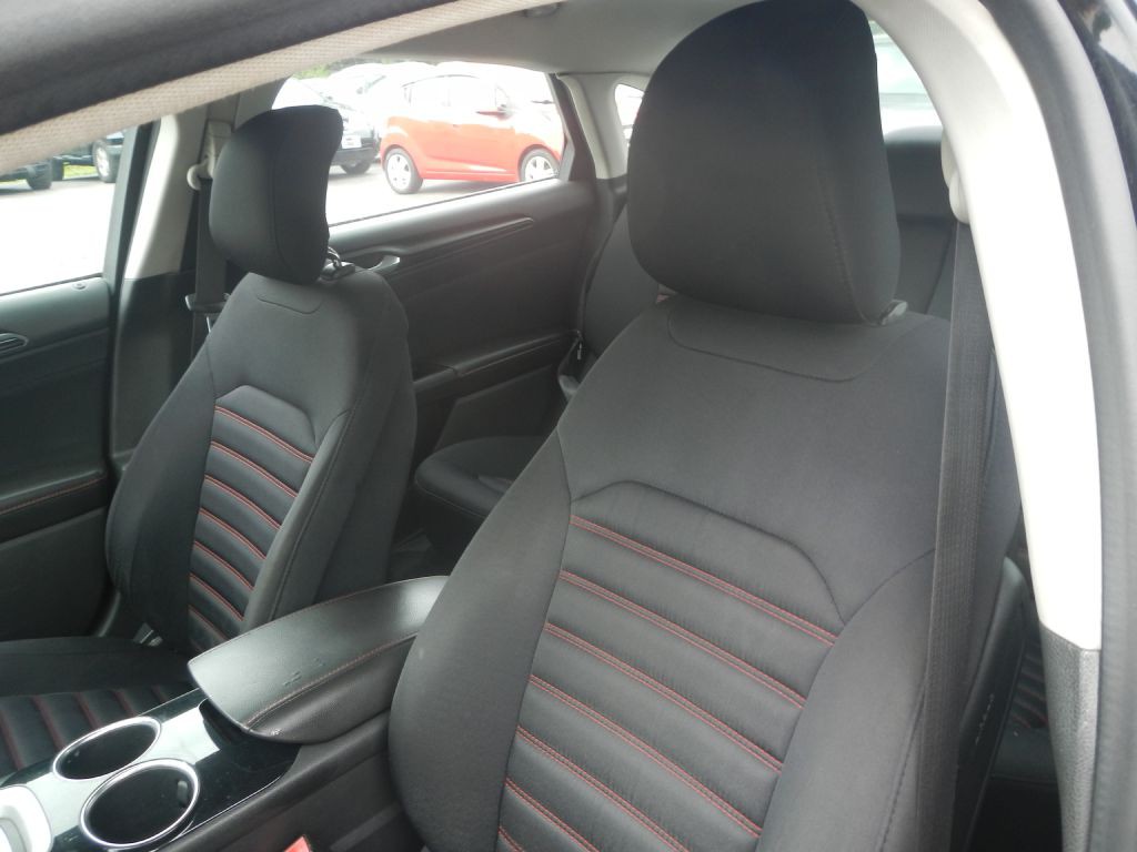 2014 Ford Fusion Image 4