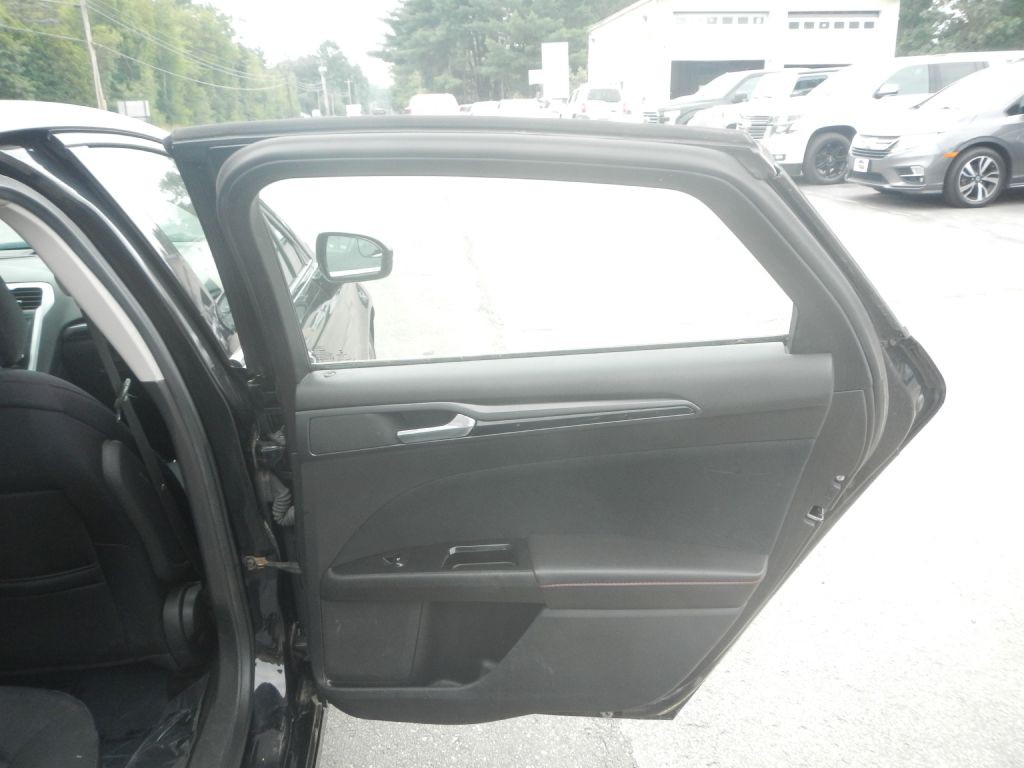 2014 Ford Fusion Image 24