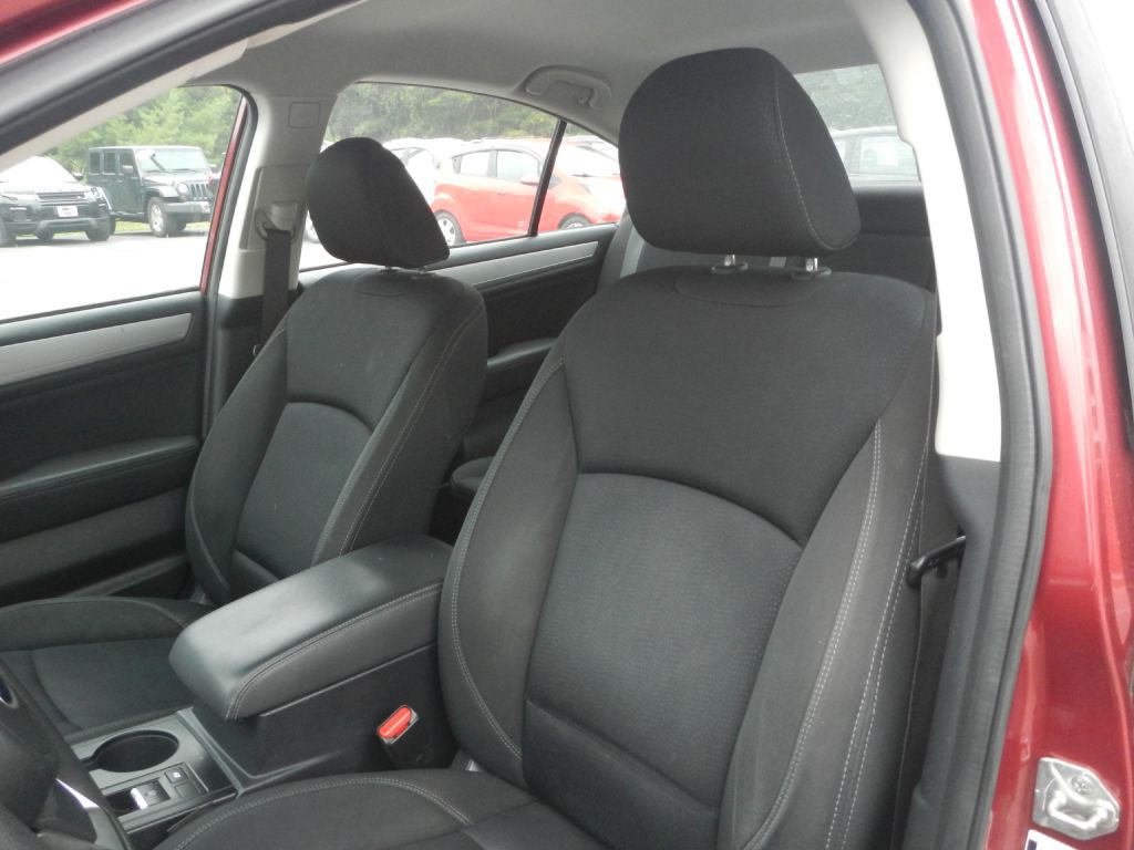 2018 Subaru Legacy Image 8