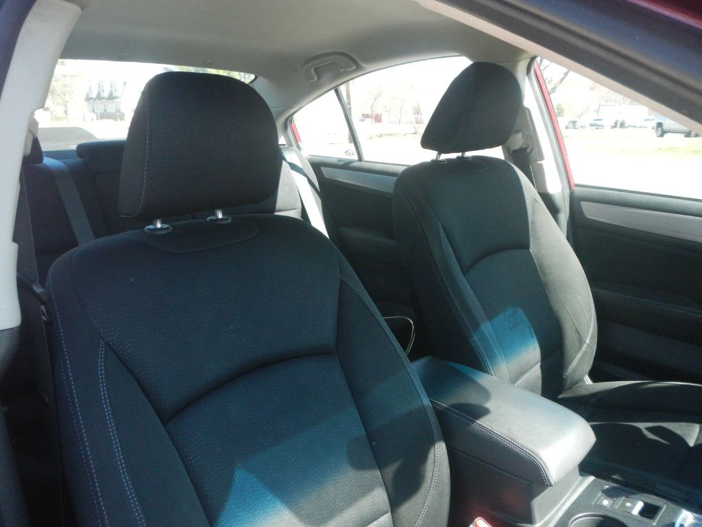 2018 Subaru Legacy Image 9