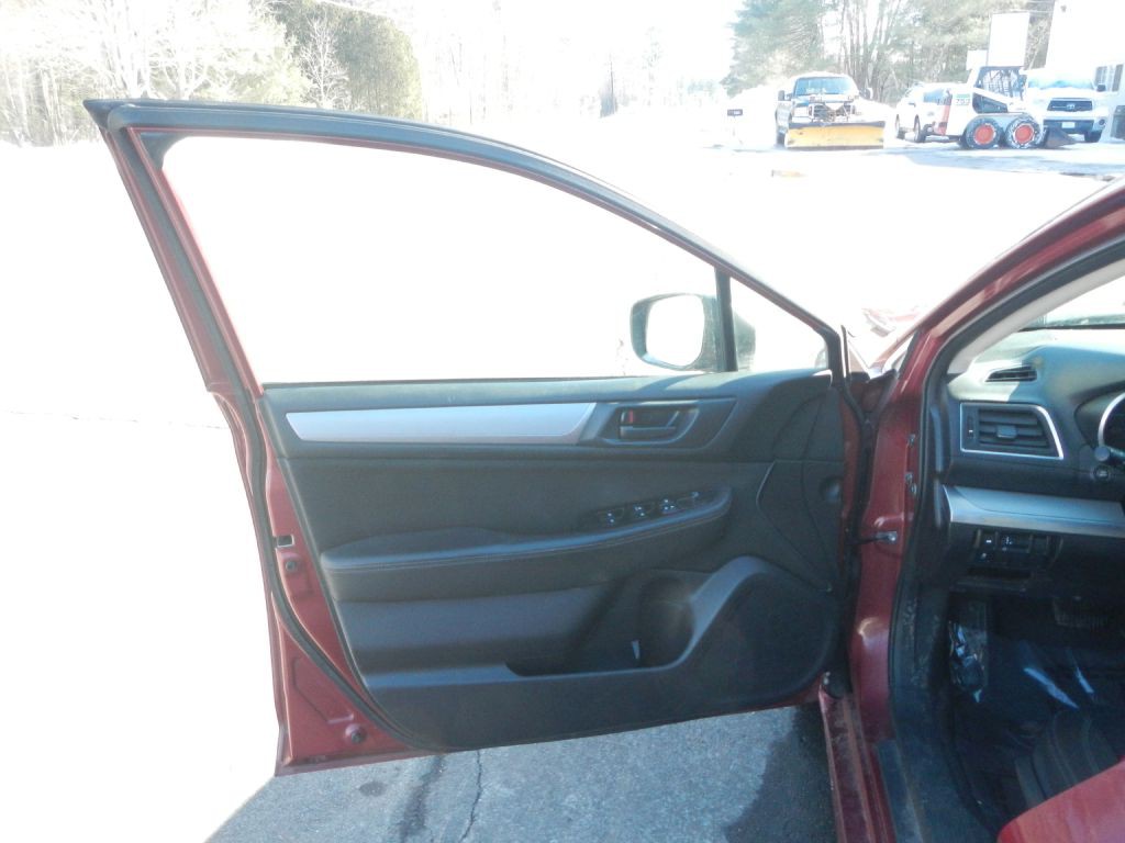 2018 Subaru Legacy Image 11