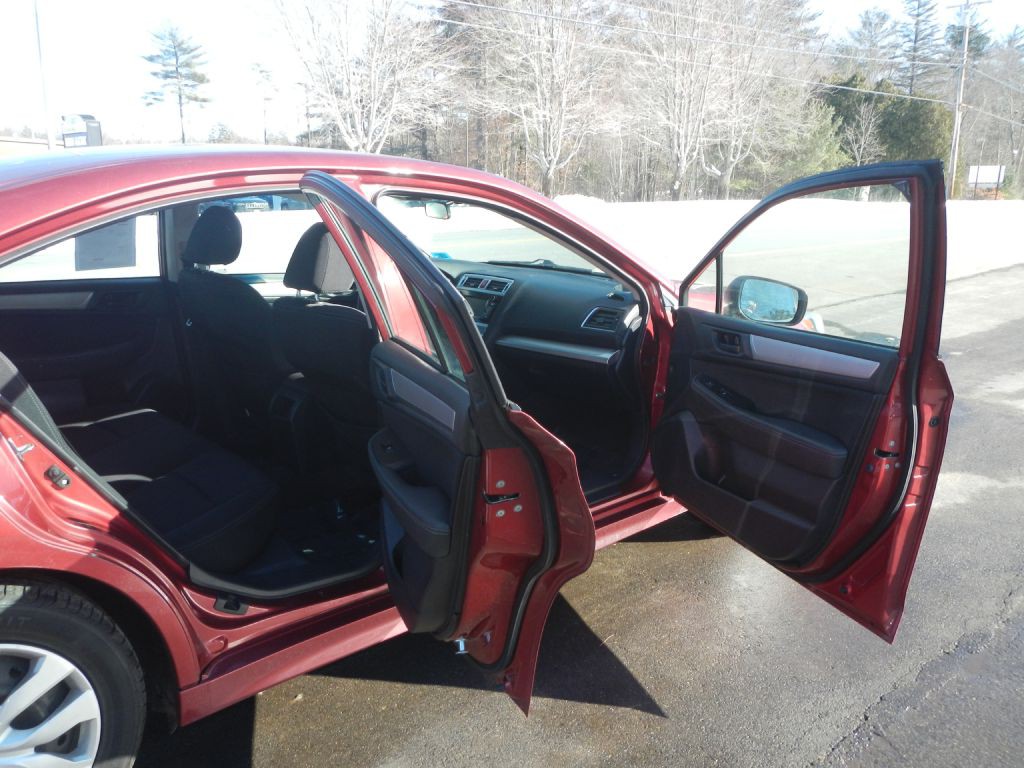 2018 Subaru Legacy Image 32