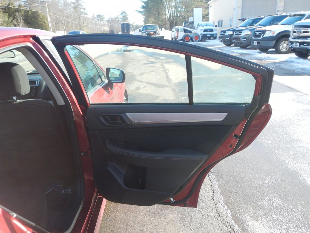 2018 Subaru Legacy Image 34