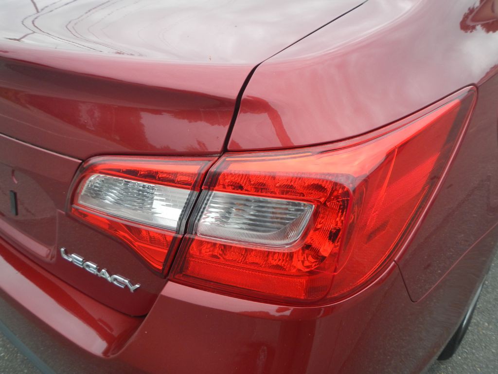 2018 Subaru Legacy Image 28