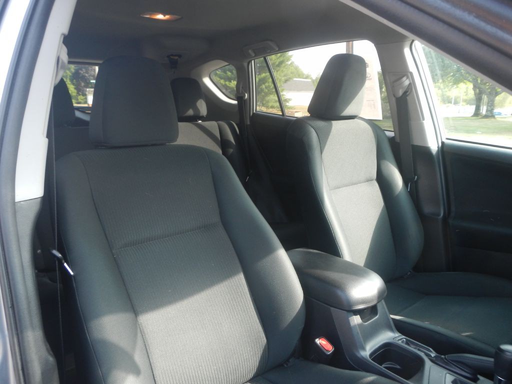 2016 Toyota Rav4 Image 9