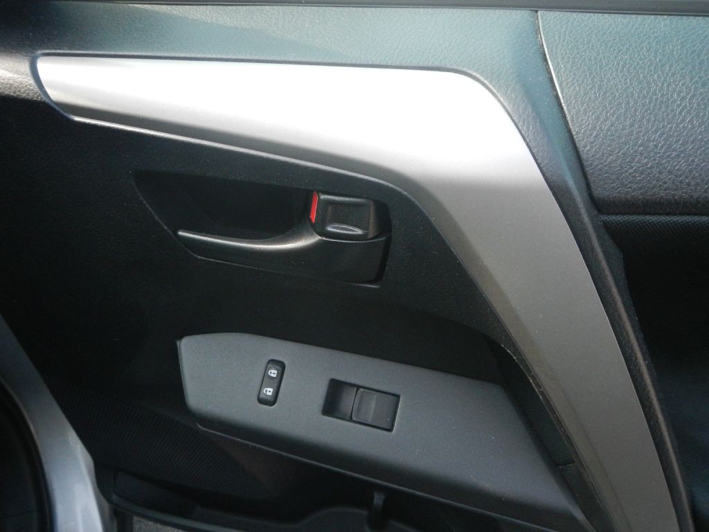 2016 Toyota Rav4 Image 19