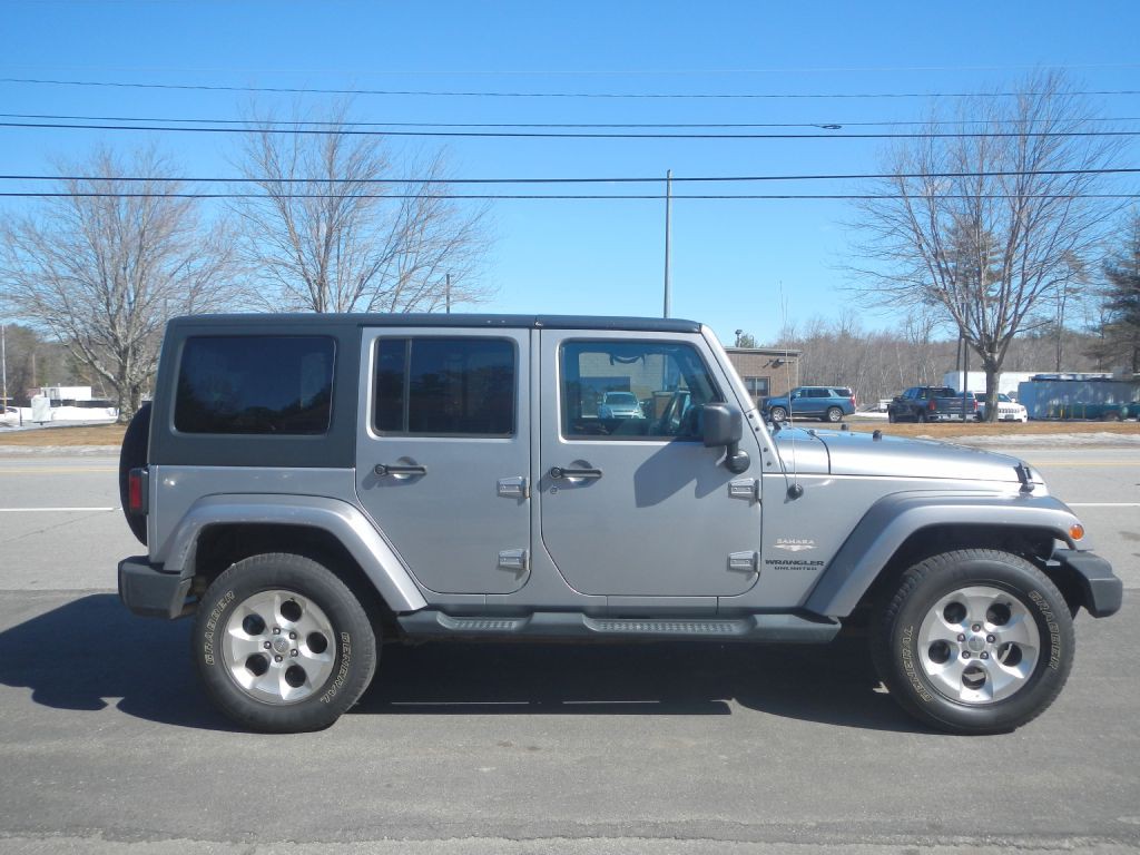 2013 Jeep Wrangler Image 12