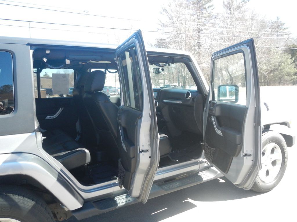 2013 Jeep Wrangler Image 13