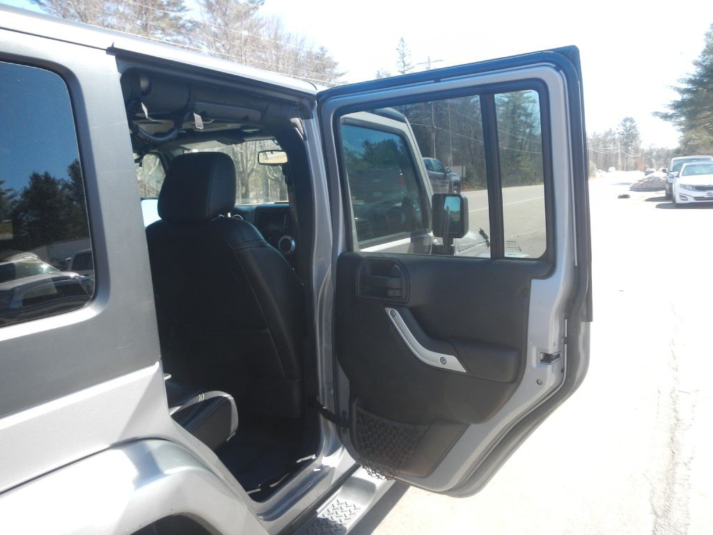 2013 Jeep Wrangler Image 23