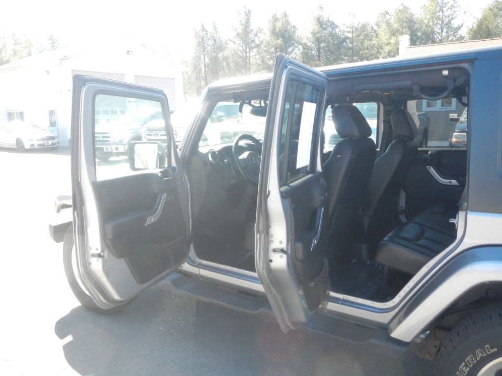 2013 Jeep Wrangler Image 38