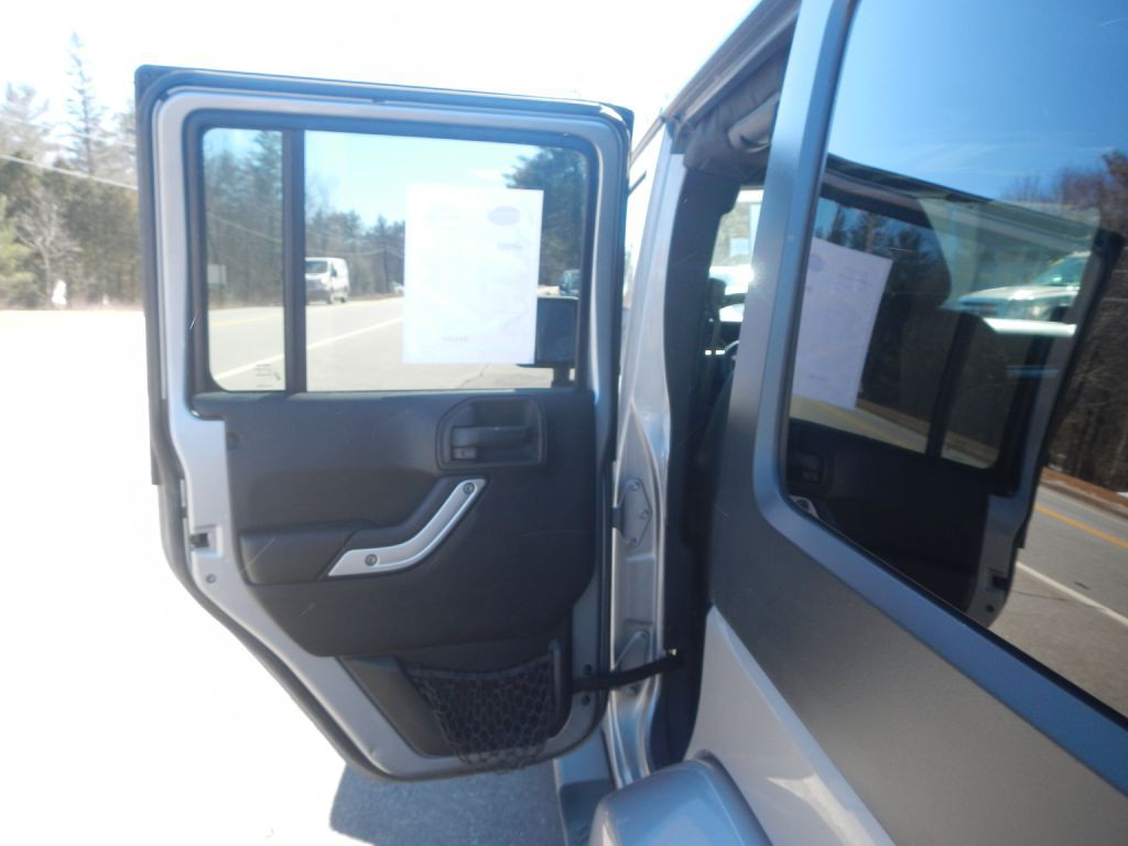 2013 Jeep Wrangler Image 40