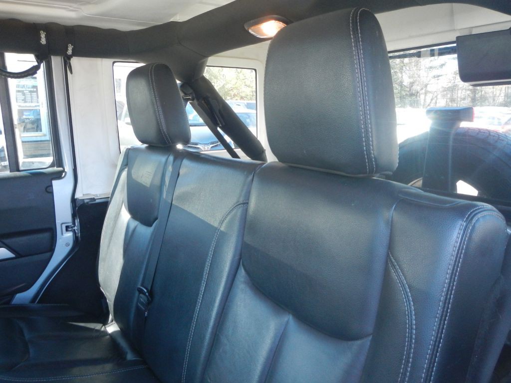 2013 Jeep Wrangler Image 42