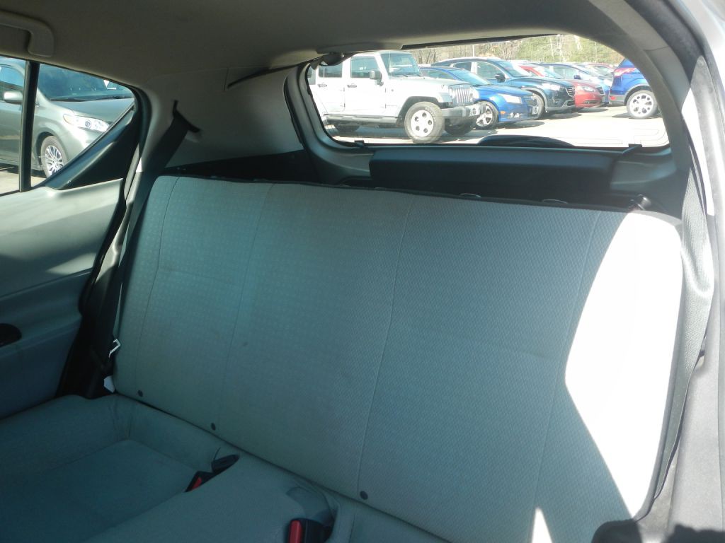 2012 Toyota Prius Image 4