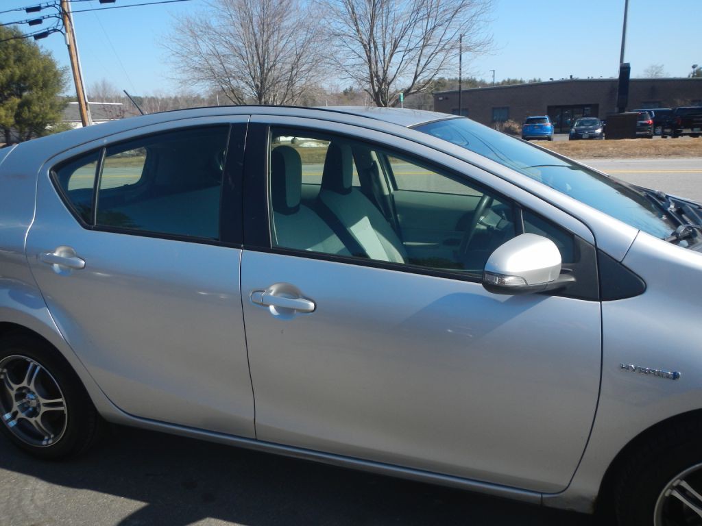 2012 Toyota Prius Image 10