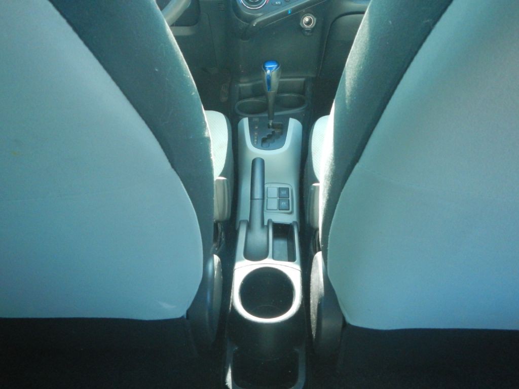 2012 Toyota Prius Image 27