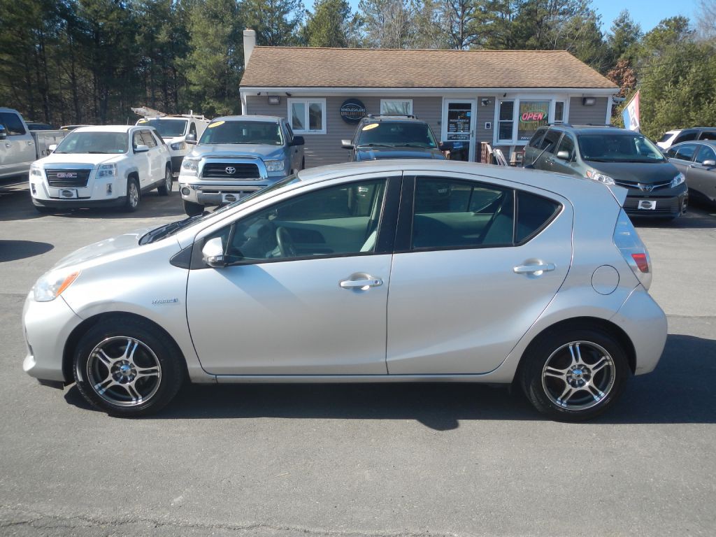 2012 Toyota Prius Image 34