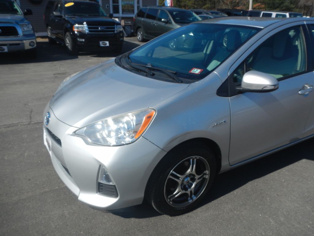 2012 Toyota Prius Image 35