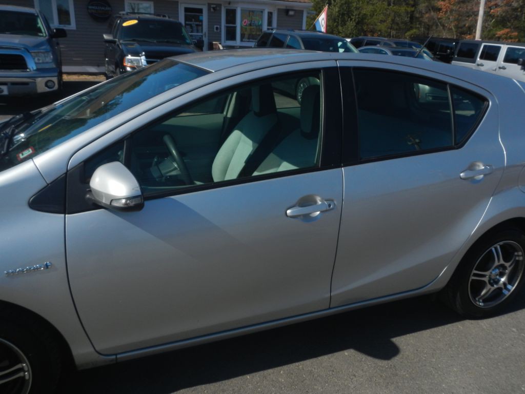 2012 Toyota Prius Image 36