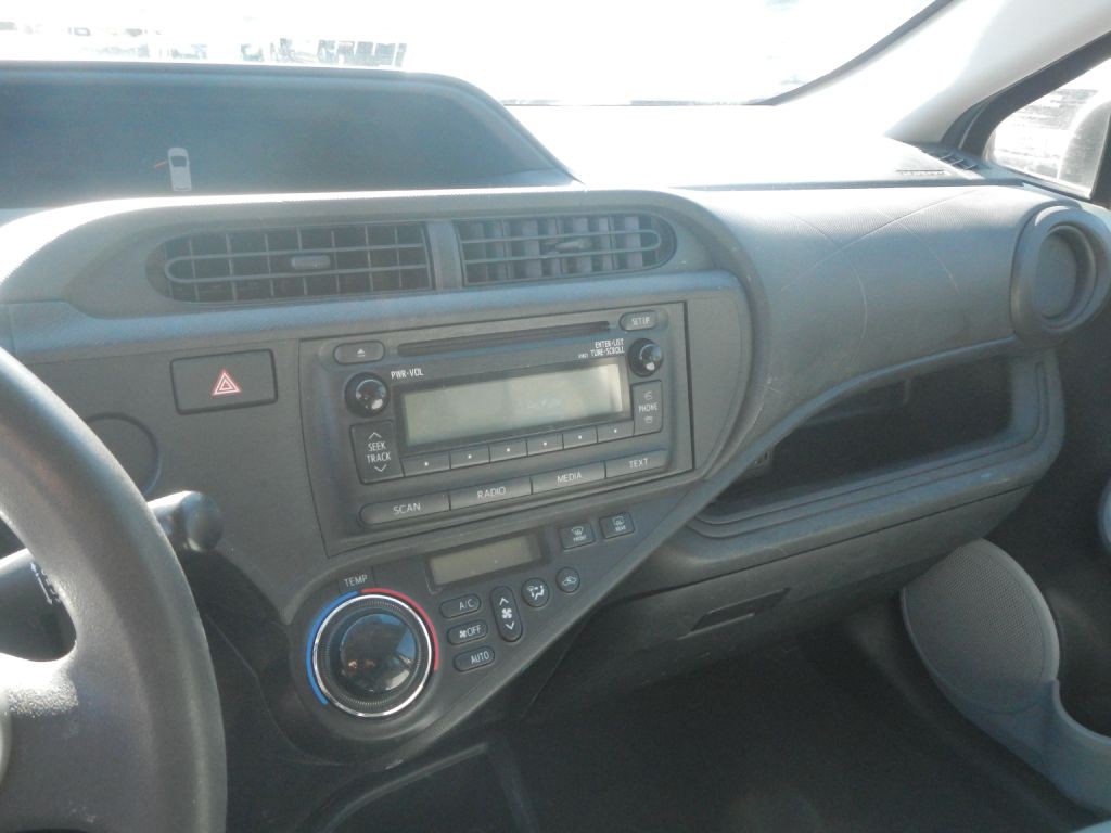 2012 Toyota Prius Image 50