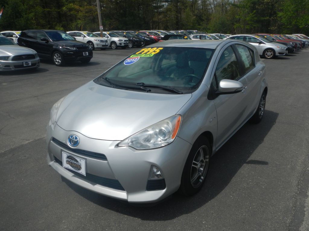 2012 Toyota Prius Image 1