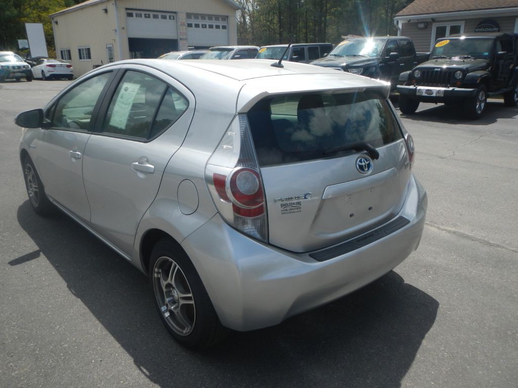 2012 Toyota Prius Image 5
