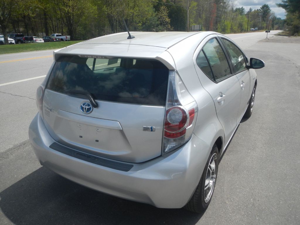 2012 Toyota Prius Image 6