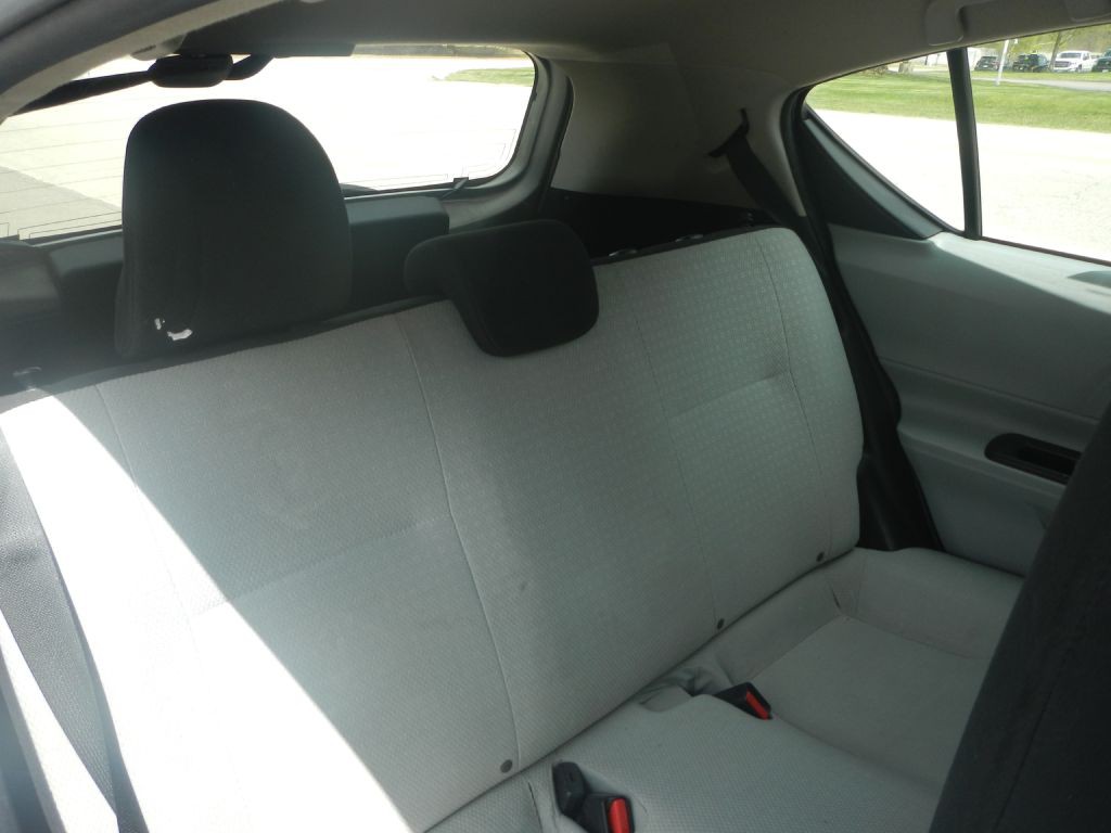 2012 Toyota Prius Image 7