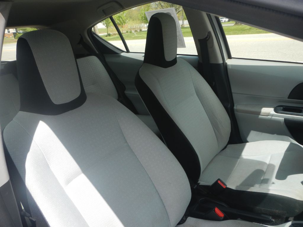 2012 Toyota Prius Image 8