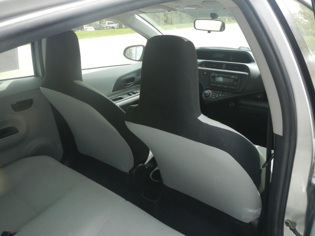 2012 Toyota Prius Image 26