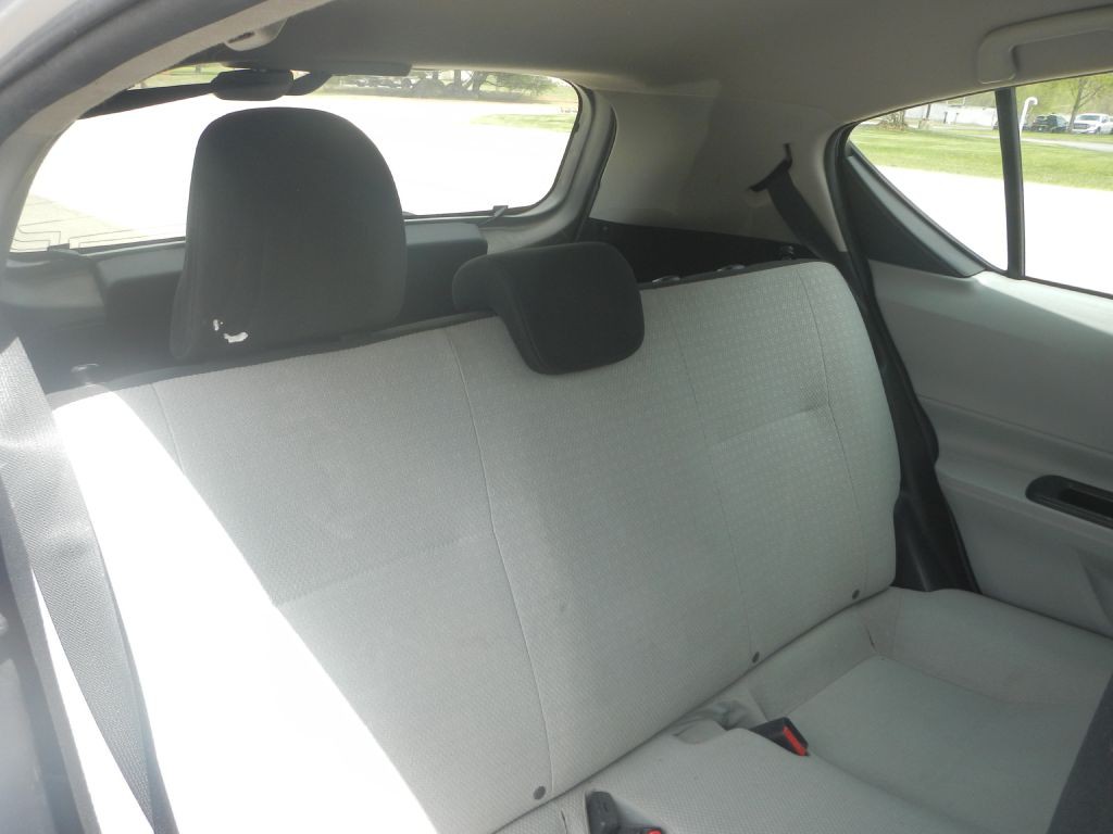 2012 Toyota Prius Image 30