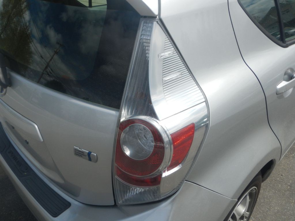2012 Toyota Prius Image 31
